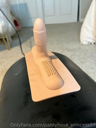 pantyhose_princess99