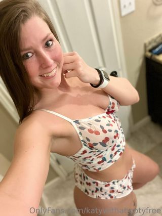 katywithabootyfree