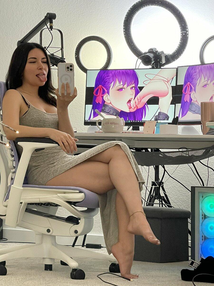 Alinity Feet / alinity Nude   2