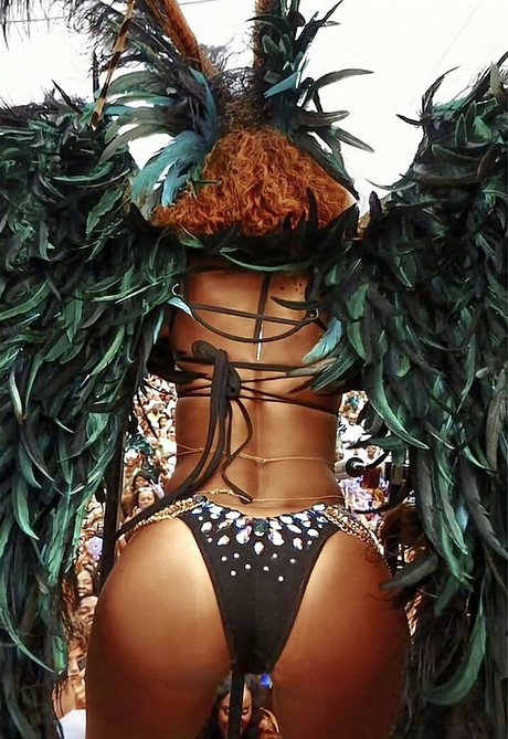 Rihanna nude leaked OnlyFans photo #1232