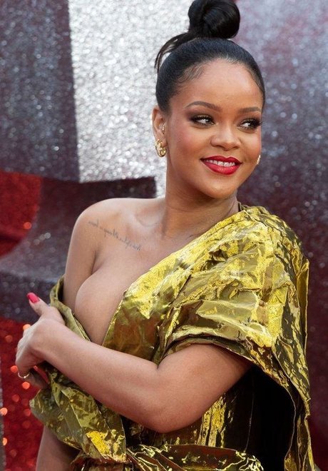 Rihanna nude leaked OnlyFans photo #181