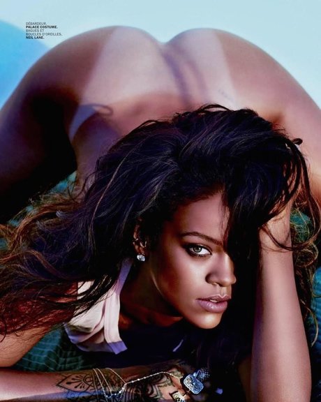 Rihanna nude leaked OnlyFans photo #212
