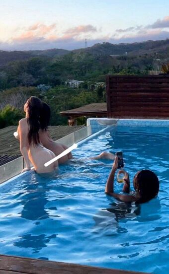 Billie Eilish Nude Leaks OnlyFans Photo 442