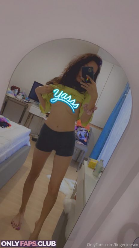 fingertoesxo Nude Leaked Nude Photo 5