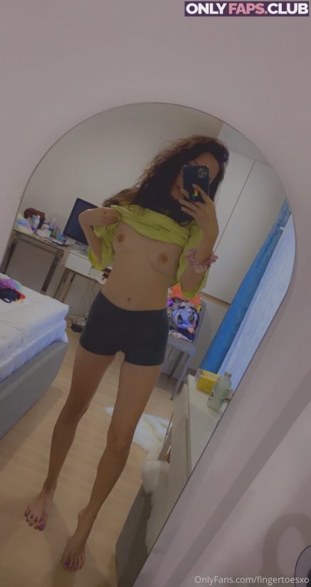 fingertoesxo Nude Leaked Nude Photo 1
