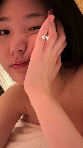 Lee Yeonwoo Nude Leaks OnlyFans Photo 14