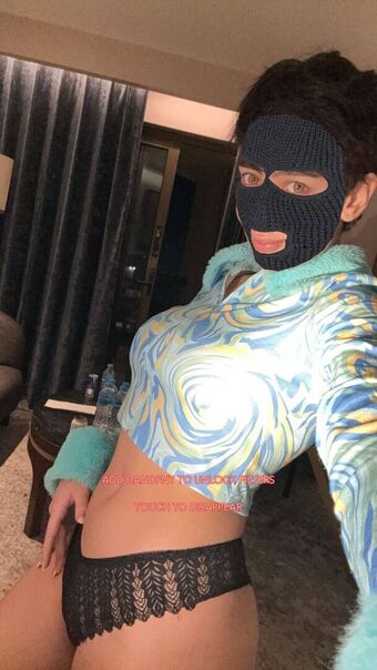 Roz Idrissi Nude Leaks OnlyFans Photo 12