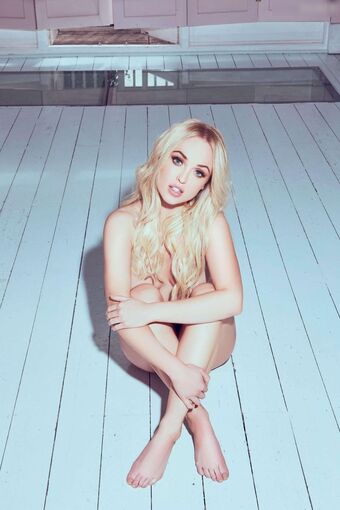 Jorgie Porter Nude Leaks OnlyFans Photo 21