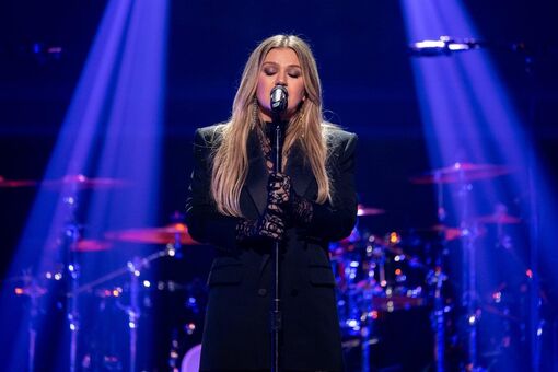 Kelly Clarkson Nude Leaks OnlyFans Photo 18