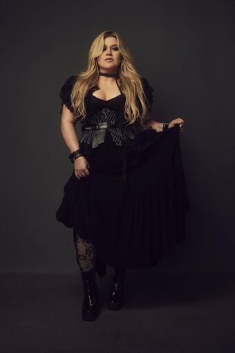 Kelly Clarkson Nude Leaks OnlyFans Photo 13